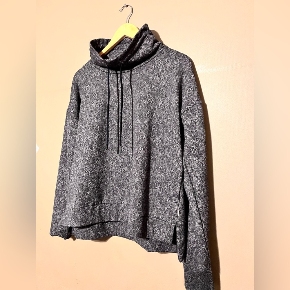 Women’s Charcoal Pullover